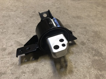 AC30MOUENGL - ENGINE MOUNTING (LEFT)
