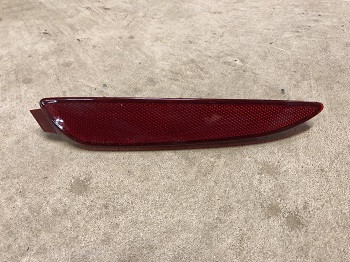 I1010REFLLR - BUMPER REFLECTOR LR