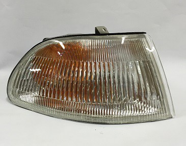 SR40CLR - CORNER LAMP * R * 92-95