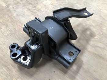 I1010MOUENGRF - ENGINE MOUNTING RF